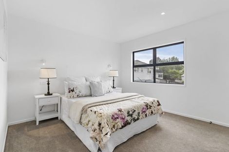 Photo of property in 54a Awaroa Road, Sunnyvale, Auckland, 0612