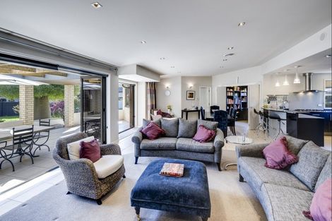 Photo of property in 8 Saint Hill Lane, Havelock North, 4130