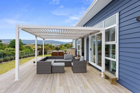 Photo of property in 110 Mountain View Terrace End, Otaki Beach, Otaki, 5512
