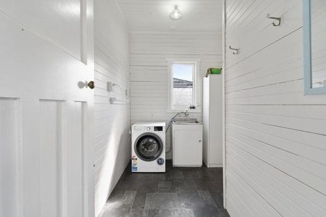 Photo of property in 11 Lyndhurst Street, Takaro, Palmerston North, 4412