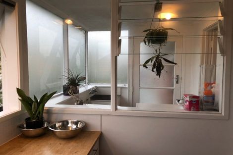 Photo of property in 2/18 Westwell Road, Belmont, Auckland, 0622