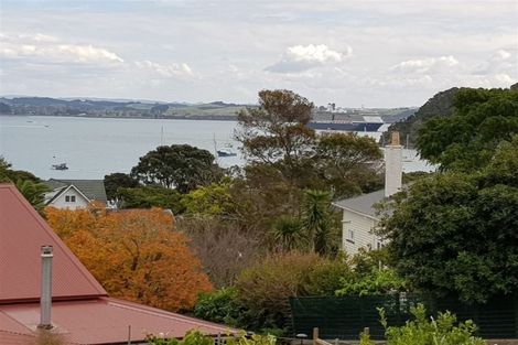 Photo of property in 11 Robertson Street, Russell, 0202