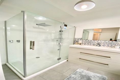 Photo of property in 145 Kelburn Parade, Kelburn, Wellington, 6012