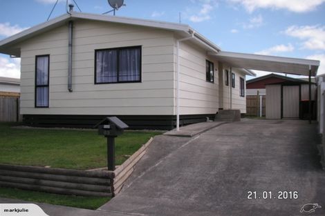 Photo of property in 63 Hillcrest Drive, Kelvin Grove, Palmerston North, 4414