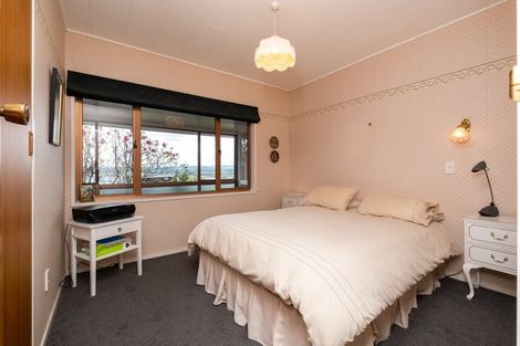 Photo of property in 8 Denholm Road, Hospital Hill, Napier, 4110