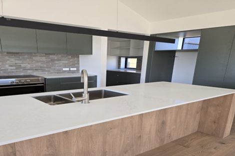 Photo of property in 16 Coopworth Road, Jacks Point, 9371