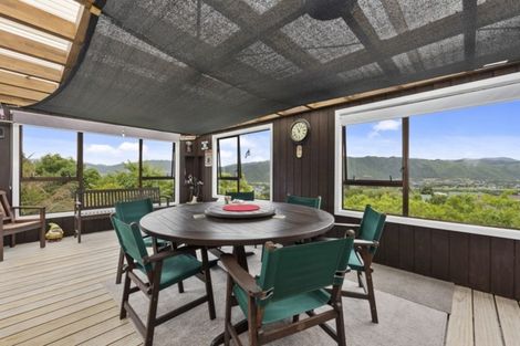 Photo of property in 40 Seymour Grove, Kingsley Heights, Upper Hutt, 5018