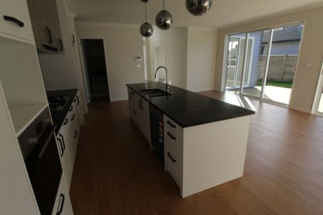 Photo of property in 7 Grove Way, Riverhead, 0820