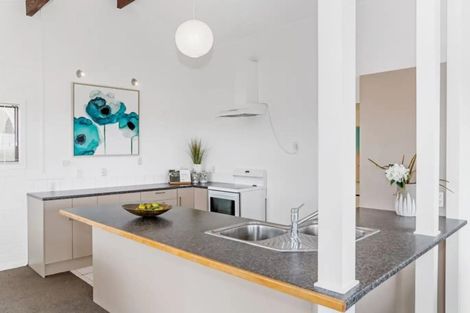 Photo of property in 85 Wade River Road, Stanmore Bay, Whangaparaoa, 0932