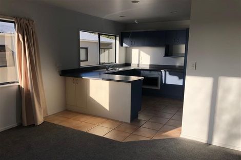 Photo of property in 11 Felicity Place, Unsworth Heights, Auckland, 0632