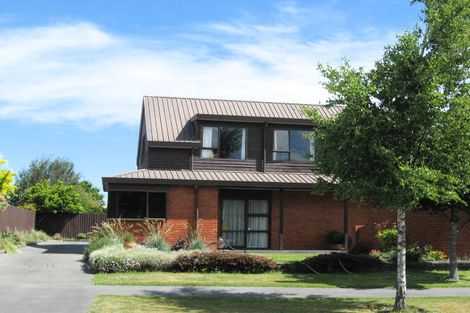 Photo of property in 1/76 Apsley Drive, Avonhead, Christchurch, 8042