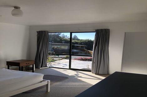 Photo of property in 903 West Coast Road, Waiatarua, Auckland, 0604