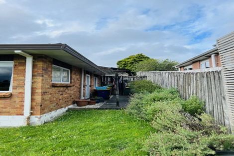 Photo of property in 3/74 West Coast Road, Glen Eden, Auckland, 0602