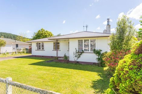 Photo of property in 3 Makuri Street, Mangatainoka, Pahiatua, 4982