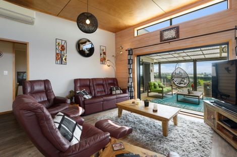 Photo of property in 48 Estuary View Road, Welcome Bay, Tauranga, 3112