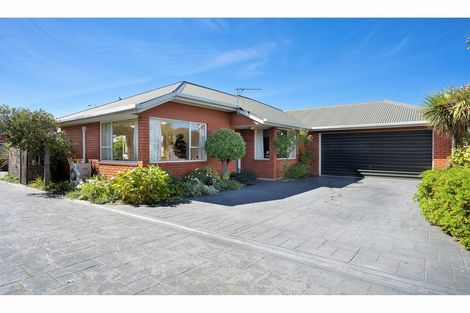 Photo of property in 2/126 Opawa Road, Opawa, Christchurch, 8023