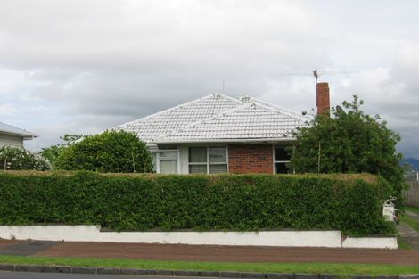 Photo of property in 491 Blockhouse Bay Road, Blockhouse Bay, Auckland, 0600