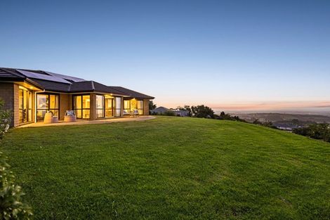 Photo of property in 3 Cranleigh Way, Bombay, 2675