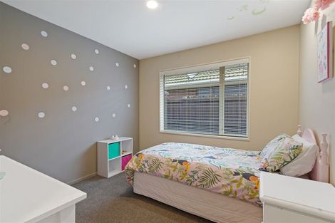 Photo of property in 43 Apsley Drive, Avonhead, Christchurch, 8042