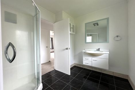 Photo of property in 146 Lynn Road, Bayview, Auckland, 0629