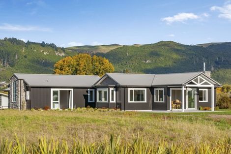 Photo of property in 56 Oakdale Drive, Kinloch, Taupo, 3377