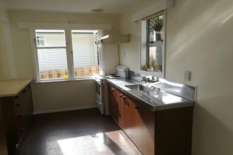 Photo of property in 102 Helston Road, Paparangi, Wellington, 6037