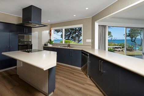 Photo of property in 62 Sharon Road, Waiake, Auckland, 0630