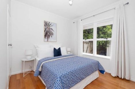 Photo of property in 1/35 Shakespeare Road, Milford, Auckland, 0620