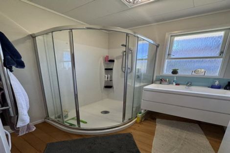 Photo of property in 959a Beach Road, Torbay, Auckland, 0630