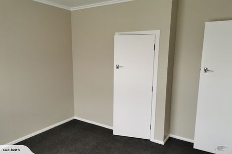 Photo of property in 2/27 Holland Road, Hillcrest, Auckland, 0627