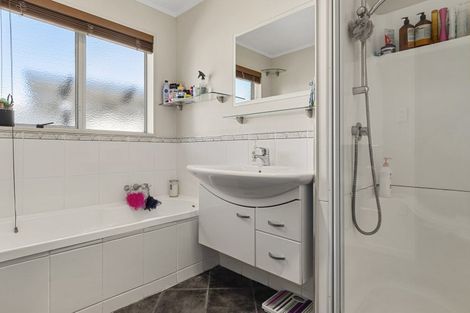 Photo of property in 110 Windermere Drive, Poike, Tauranga, 3112