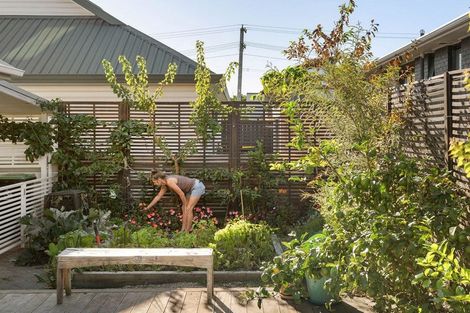 Photo of property in 2/563 Maunganui Road, Mount Maunganui, 3116