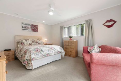 Photo of property in 8 Awaroa Stream Drive, Waiuku, 2123