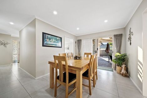 Photo of property in 17 Flora Place, Wattle Downs, Auckland, 2103