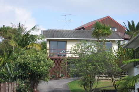 Photo of property in 2/4 Newstead Avenue, Browns Bay, Auckland, 0632
