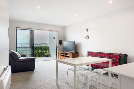 Photo of property in 15/1 Genevieve Lane, Hobsonville, Auckland, 0616