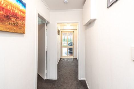 Photo of property in 18 Suther Street, Waverley, 4510