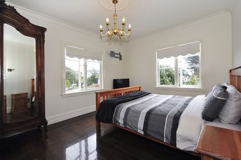 Photo of property in 18 Nikau Street, Eastbourne, Lower Hutt, 5013