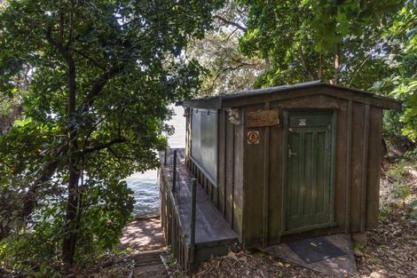 Photo of property in 54a Stanley Point Road, Stanley Point, Auckland, 0624