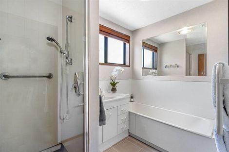 Photo of property in 15 Crosdale Place, Burnside, Christchurch, 8042