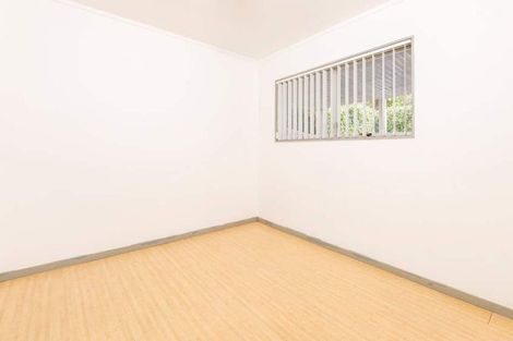 Photo of property in 1/288 Sunset Road, Windsor Park, Auckland, 0632