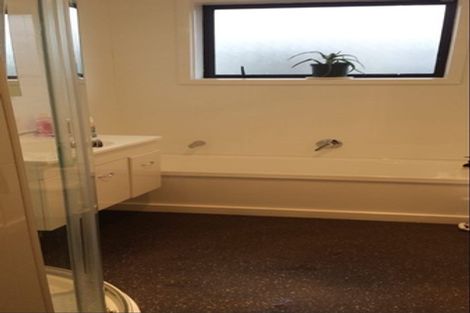 Photo of property in 4 Oakfield Street, Burnside, Christchurch, 8053