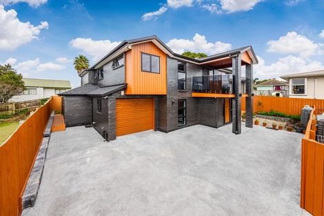 Photo of property in 29a Plumley Crescent, Mangere, Auckland, 2022