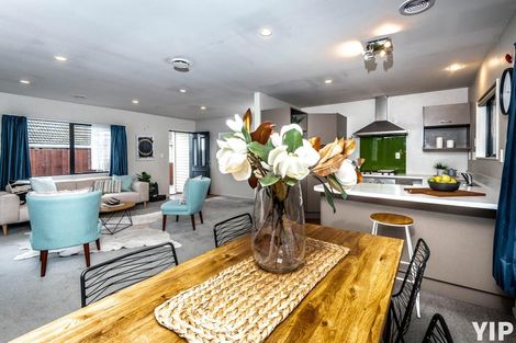 Photo of property in 36c Horokiwi Road West, Newlands, Wellington, 6037