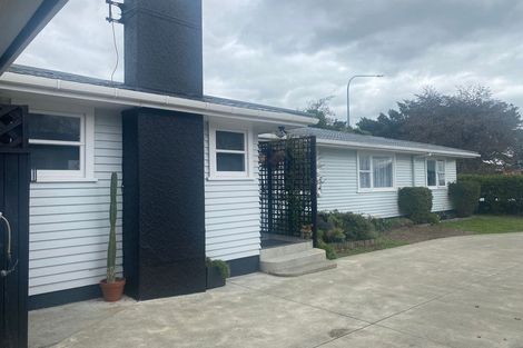 Photo of property in 1020 Tremaine Avenue, Roslyn, Palmerston North, 4414
