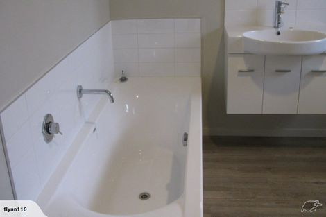 Photo of property in 10 Jade Crescent, Timberlea, Upper Hutt, 5018