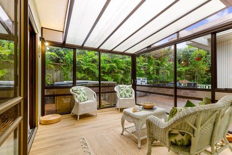 Photo of property in 2/22 Hastings Road, Mairangi Bay, Auckland, 0630