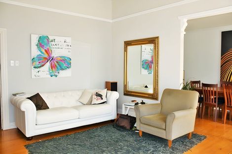 Photo of property in 35 Roberton Road, Avondale, Auckland, 1026