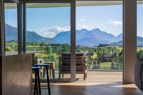 Photo of property in 16 Advance Terrace, Arrowtown, 9302