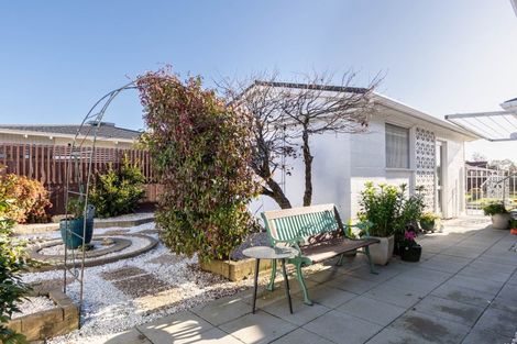 Photo of property in 1 Edgewater Street, Waikanae, 5036